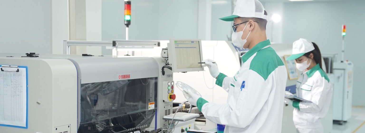 hinh-anh-day-chuyen-san-xuat-SMT-3-1536x768