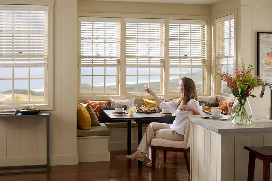 Rèm cuốn tự động không nên quá ồn và có mức sóng điện từ vượt mức cho phép