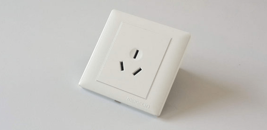 Ổ cắm 3 chân dẹt vuông